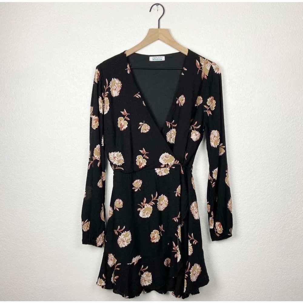 🖤 3/$25 SALE!!! Identity black floral long sleeve mini wrap dress size small